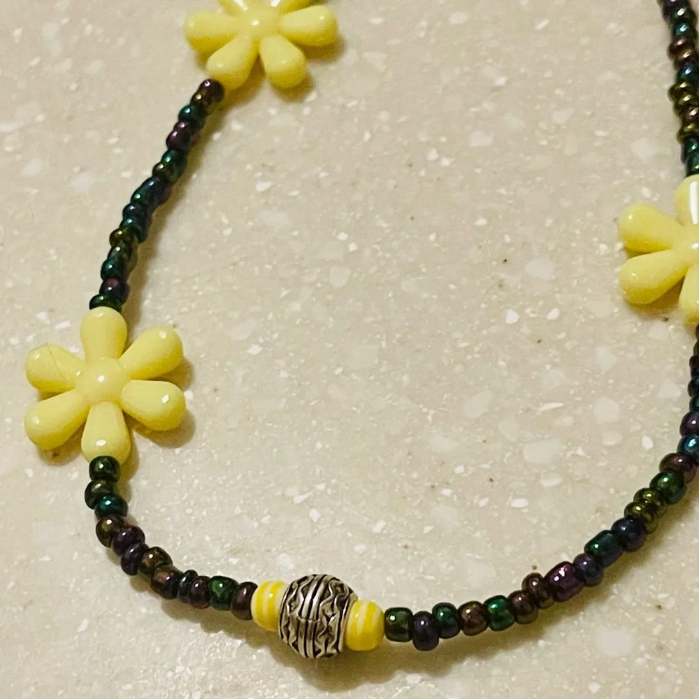 Phone String!!! Purple and yellow! 💛💜